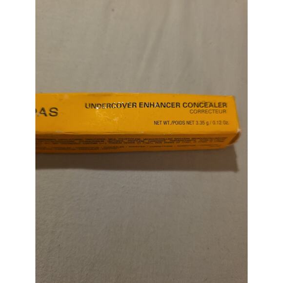 Dundas Undercover Enhancer Concealer Stick Face Makeup for Natural Glowy Fini... - Picture 1 of 3